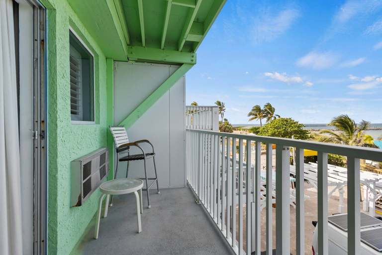 Others 5, Oceanfront Inn, Saint Lucie