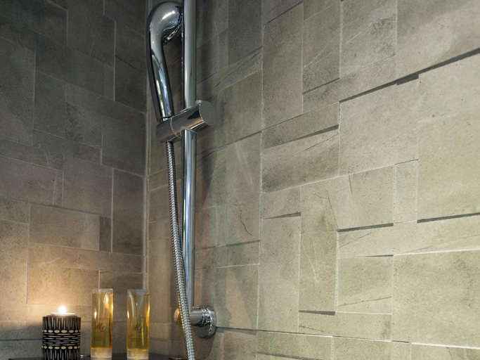 Bathroom 11