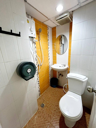 Bathroom 19