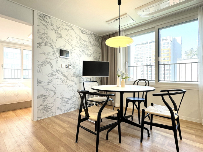 Dining Room 17