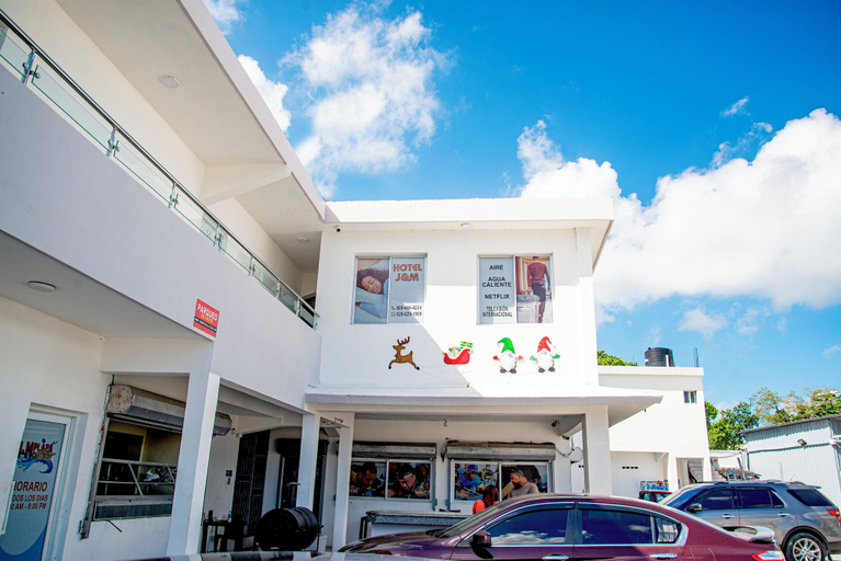 Others 5, Hotel J&M, Salvaleon de Higuey