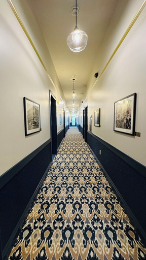 Others 5, Hotel Garber, Webster