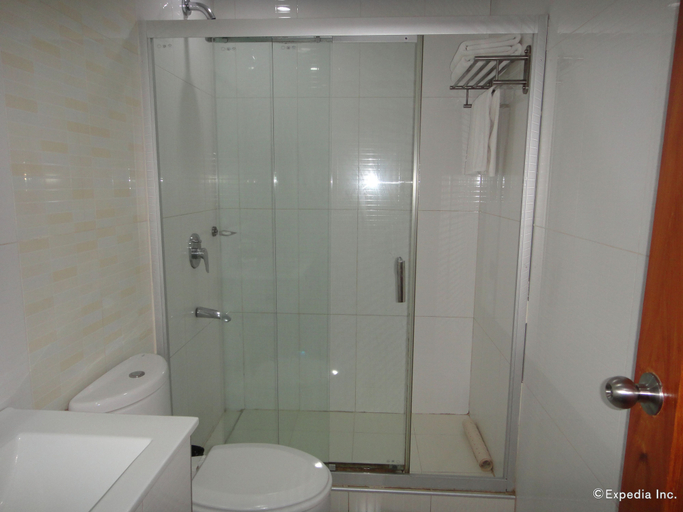 Bathroom 4, Diamond Suites and Residences, Cebu City