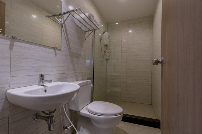 Bathroom 10