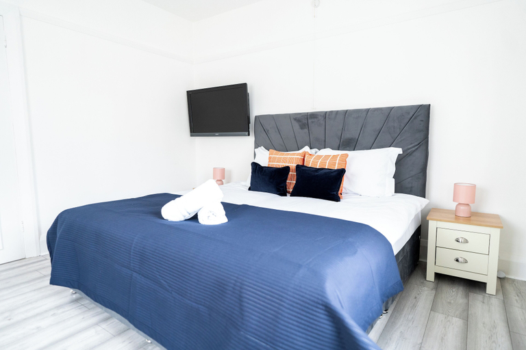 Bedroom 3, Stunning 3 Bed Home in Sandbanks, Poole