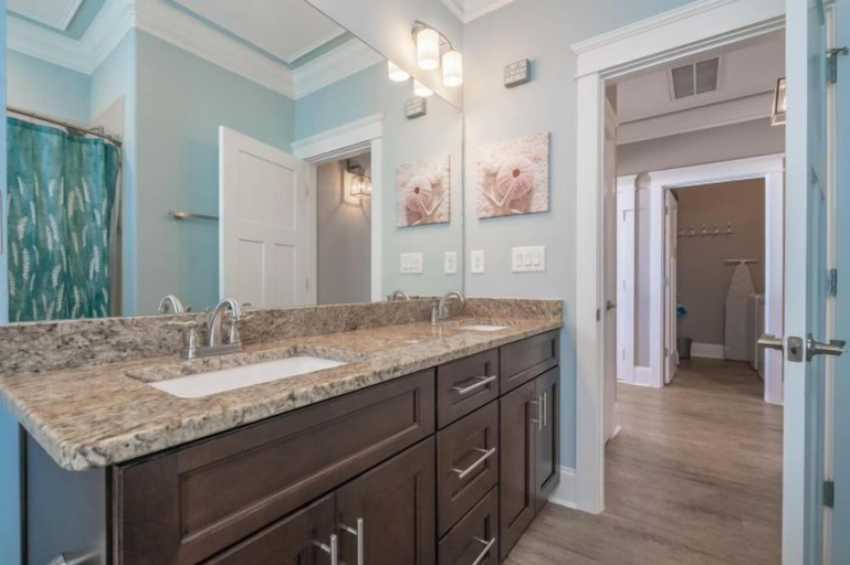 Bathroom 2, Baileys Blue Ocean View, Horry