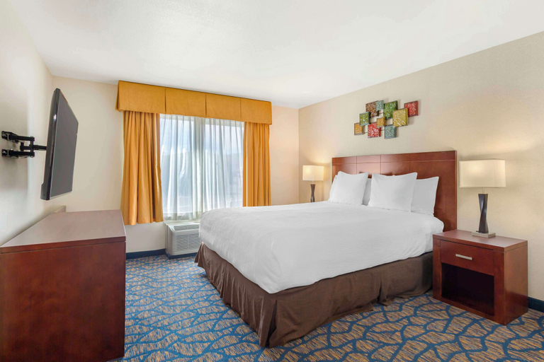 Bedroom 3, Best Western Plus Villa Del Lago Inn, Stanislaus