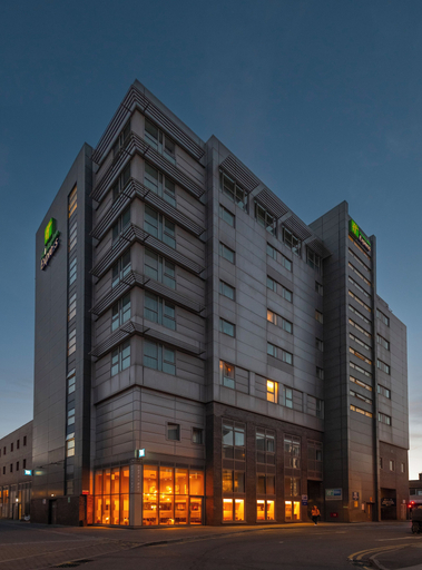 Exterior & Views 5, Holiday Inn Express SWINDON CITY CENTRE by IHG, Swindon