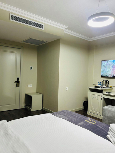 Bedroom 2, Parliament Hotel & Restaurant, Baku