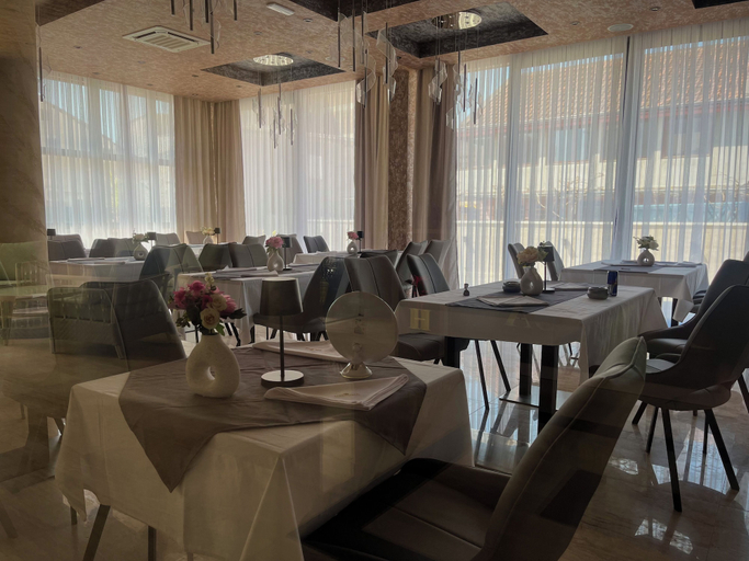Food & Drinks 3, Hotel Hermosa