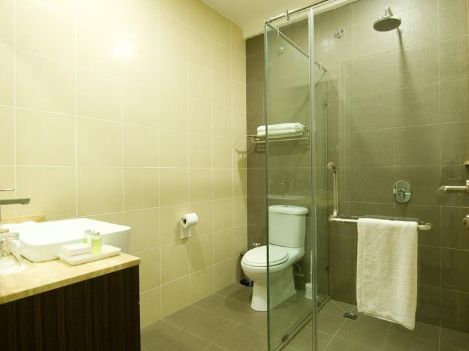 Bathroom 5, Riverside Boutique Guesthouse, Kuantan