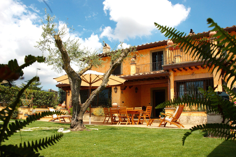Exterior & Views 2, La Valle Dei Casali B&B, Roma