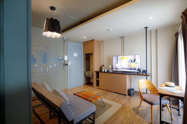 Dining Room 10
