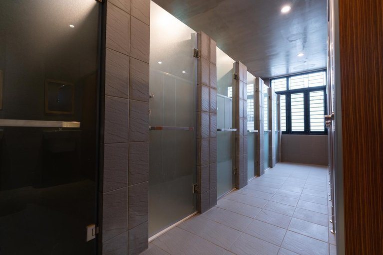 Bathroom 3, 9 Hostel and Bar, District 1