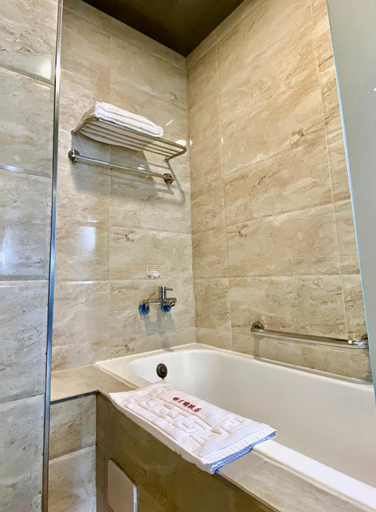 Bathroom 4, Ming Yue Hu Lakeview BnB, Nantou