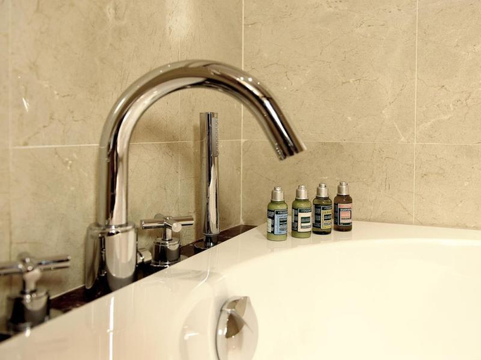 Bathroom 8