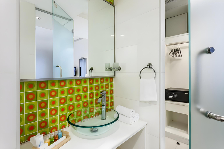 Bathroom 7