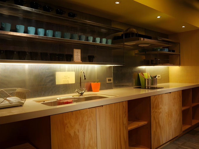 Food & Drinks 5, Bouti City Capsule Inn, Taipei City