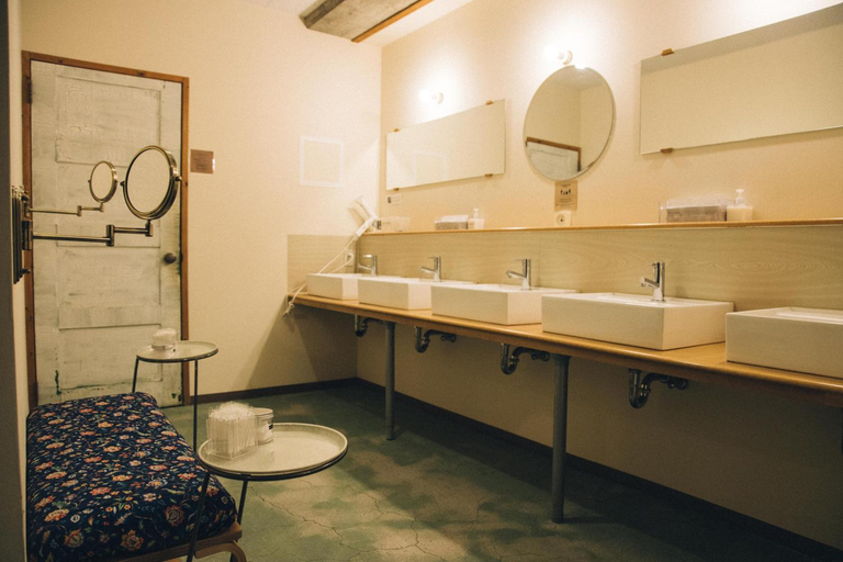 Bathroom 12