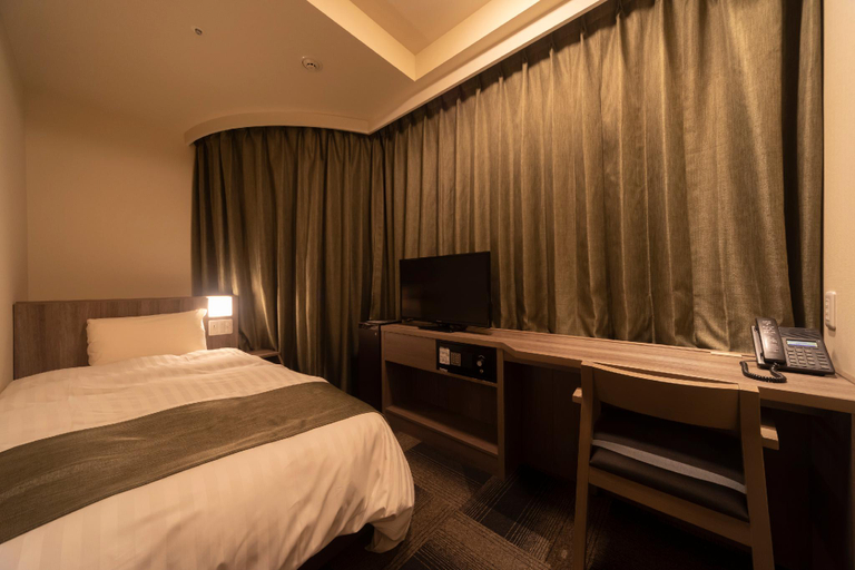 Bedroom 13