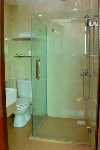 Bathroom 10