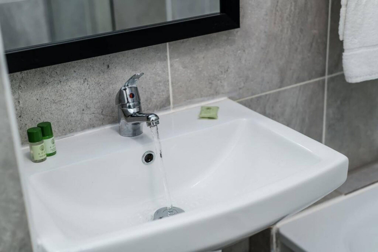 Bathroom 3, Host Stay Catharine Quarters I II, Sefton