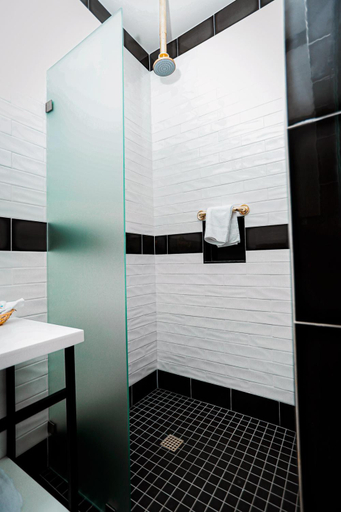 Bathroom 4, H by H Hospitality, Los Angeles