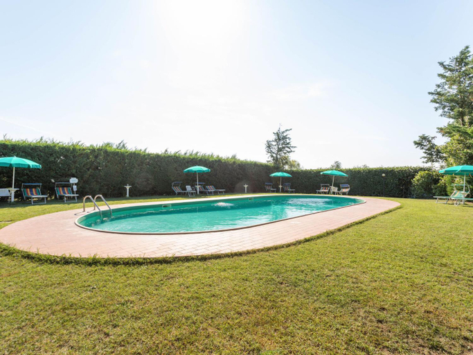 Sport & Beauty 2, Apartment in Tuoro sul Trasimeno with pool, Perugia
