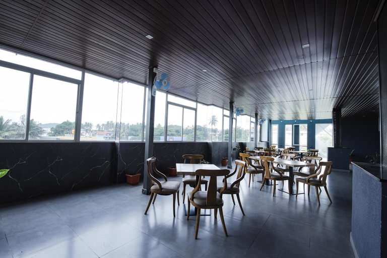 Food & Drinks 5, FabHotel Prime Suloka Towers - 500m from View point, Kaveri River, Kodagu