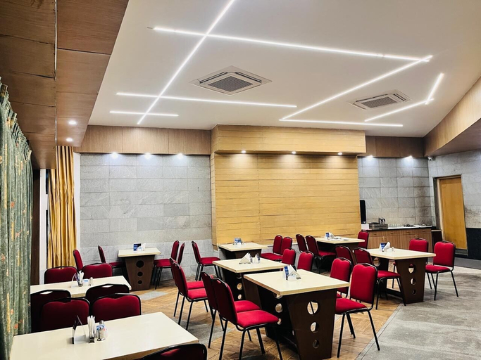 Food & Drinks 5, PLA RATHNA RESIDENCY, Tiruchirappalli