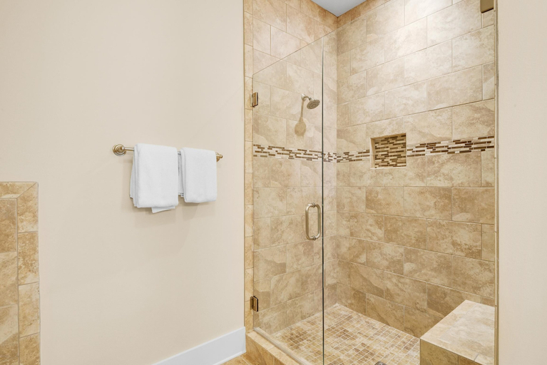 Bathroom 4, Vaso's Beach House, Walton