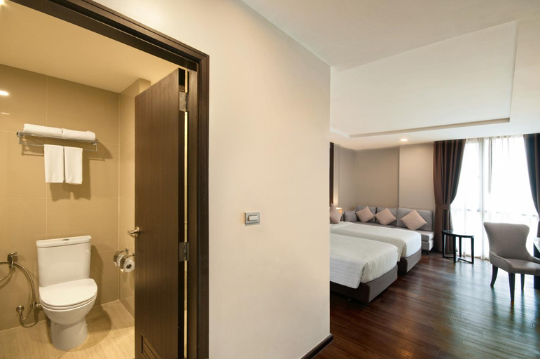 Bedroom 4, SureStay Plus by Best Western Sukhumvit 2, Khlong Toey
