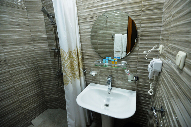 Bathroom 4, Deluxe Hotel Yerevan, Yerevan