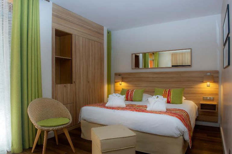 Bedroom 2, Hotel Vacances Bleues Delcloy, Alpes-Maritimes