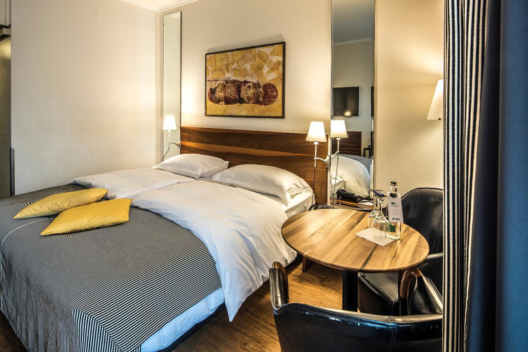Bedroom 12