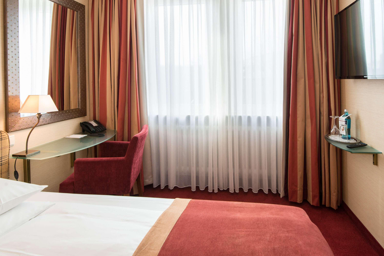 Bedroom 2, Best Western Plus Hotel St. Raphael, Hamburg