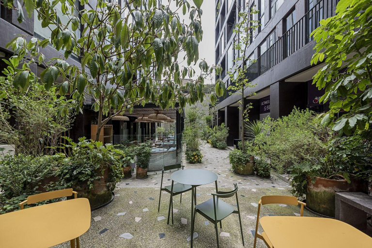 Public Area 3, Cuadra 134 Residencial Condesa, Mexico City