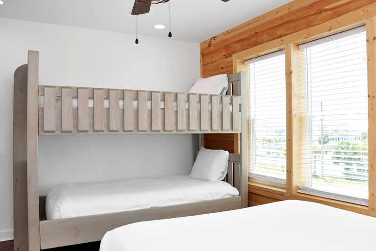 Bedroom 3, Bucket List, Bay