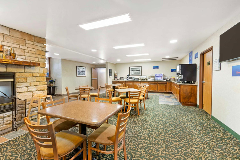 Food & Drinks 5, Best Western Wittenberg Inn, Shawano