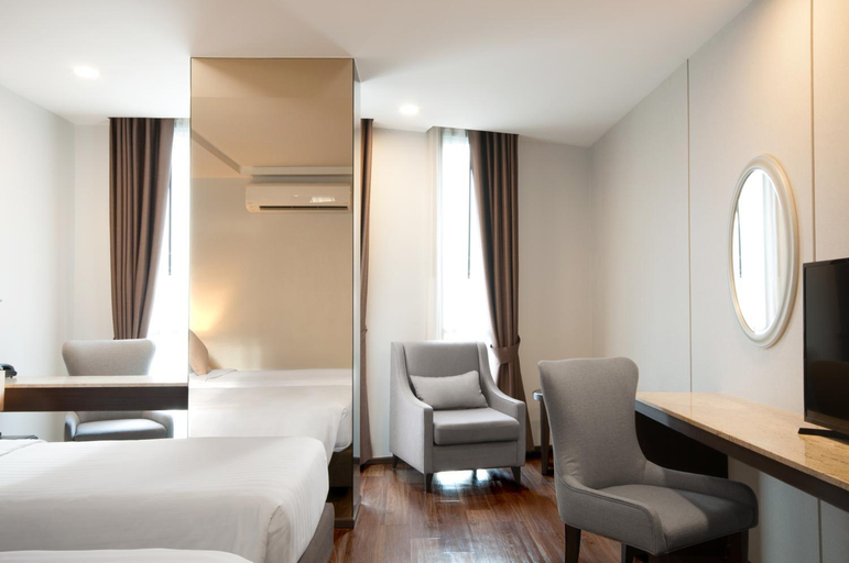 Bedroom 3, SureStay Plus by Best Western Sukhumvit 2, Khlong Toey