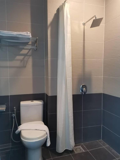 Bathroom 4