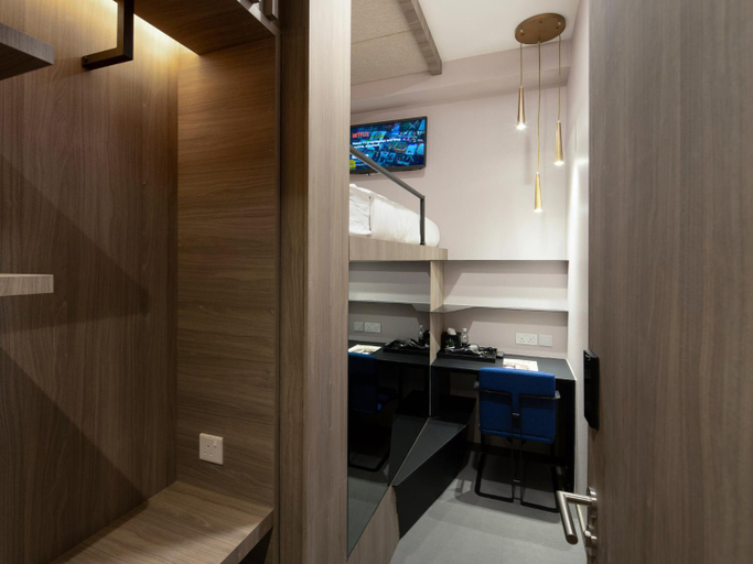 Bathroom 18