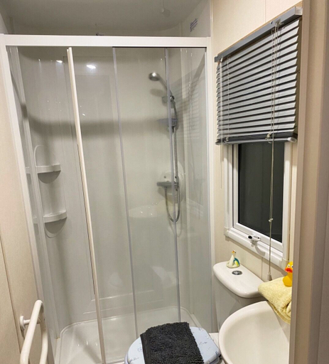 Bathroom 2, Lovely 2-bed Chalet in Prestatyn, Flintshire