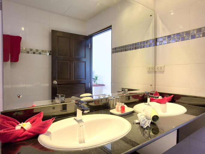 Bathroom 4, Crystal Bay Yacht Club Beach Resort, Ko Samui