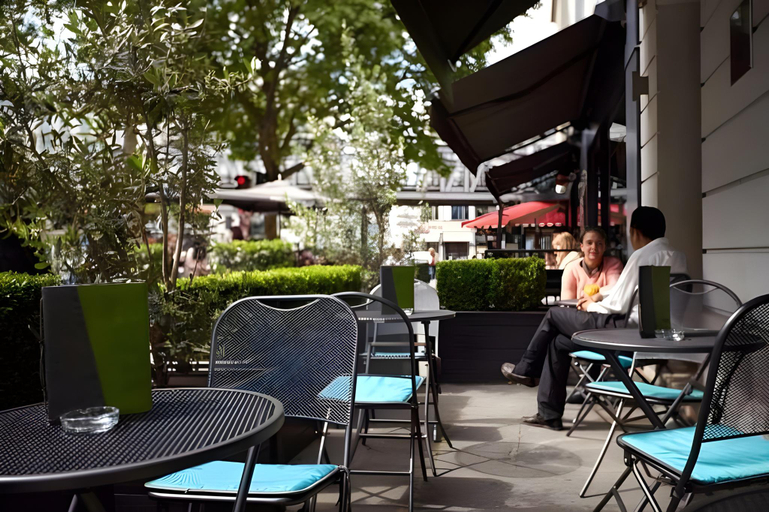 Food & Drinks 5, Hotel Tourisme Avenue, Paris
