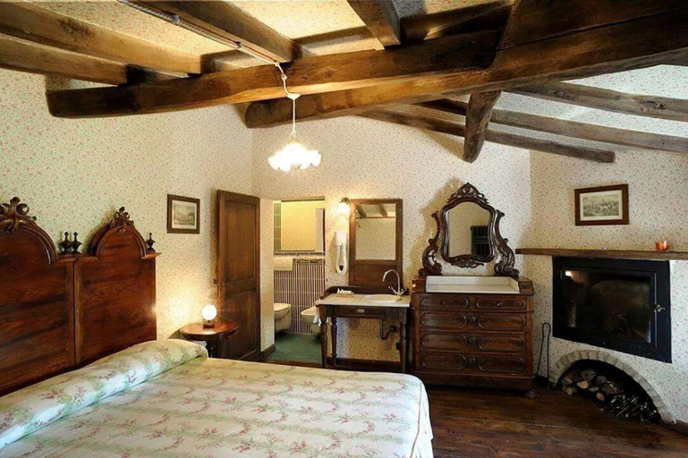 Others 5, Agriturismo La Fenice, Bologna
