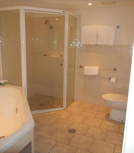 Bedroom 3, Riverside Holiday Apartments, Ballina