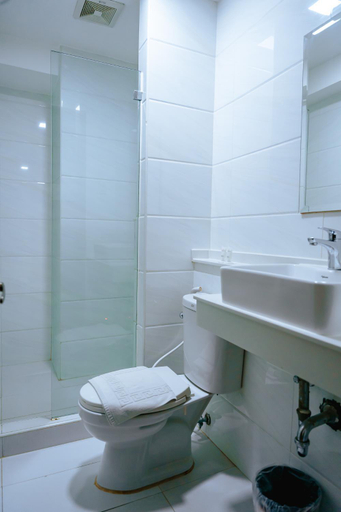 Bathroom 8