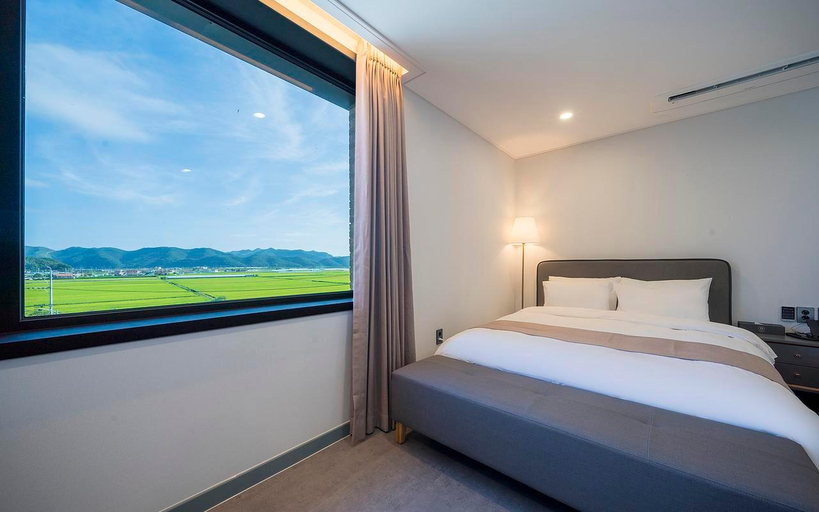 Bedroom 2, Andong Brown Dot Pungsan branch, Andong