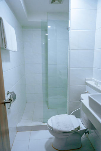 Bathroom 17